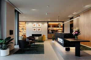 Siddeområde i lobbyen