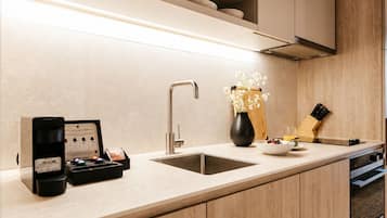 Studio Apartment | Eigene Küche | Großer Kühlschrank, Mikrowelle, Ofen, Geschirrspüler