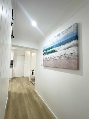 Interior - Golden Beach Vibes! Short walk to the river and beach along the esplanade. (Golden Beach)