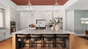 Mikrowelle, Ofen, Herdplatte, Geschirrspüler