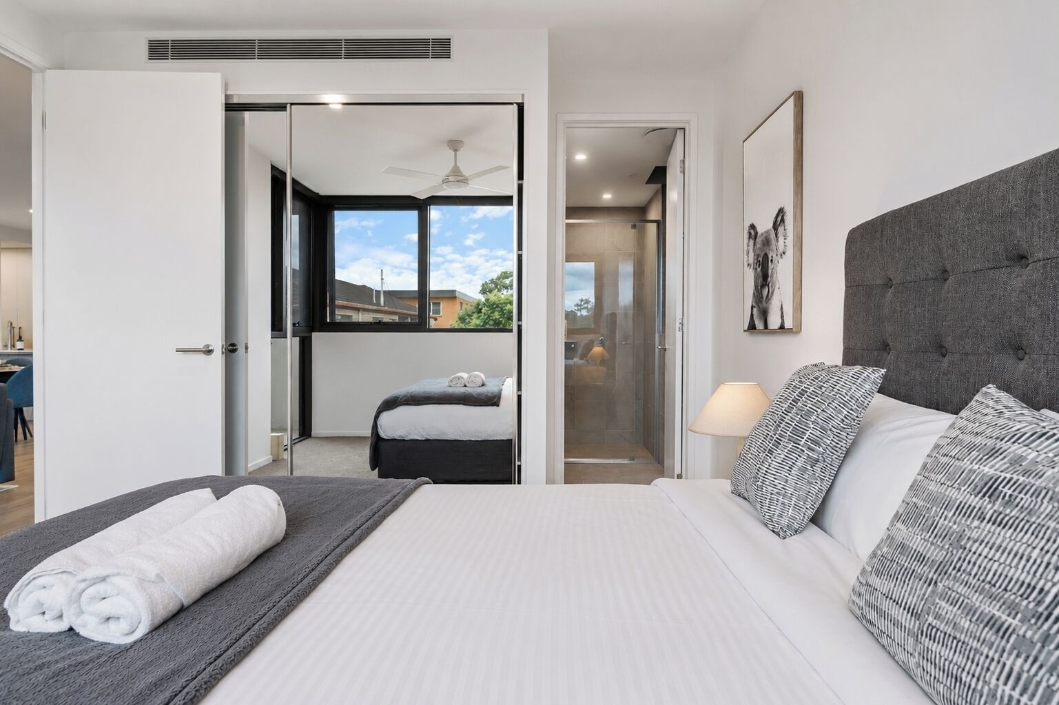 Iron/ironing board, WiFi, bed sheets