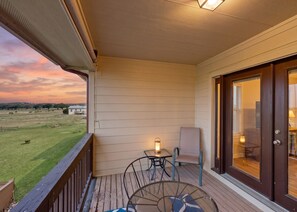 Property grounds - Lake-View All-Suite Retreat - Near Marina, Beach, Dining & Outdoor Activities (Canyon Lake)