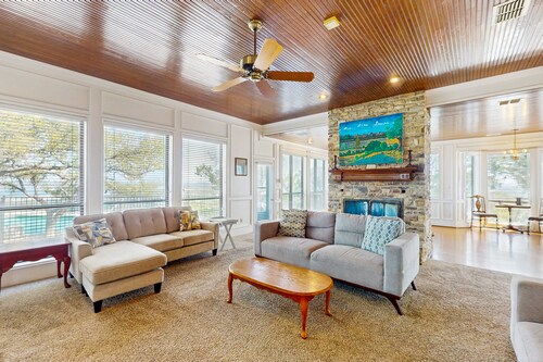 Spacious home with Canyon Lake views and a private pool