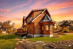 Exterior - Luxe Lake Living with Bonus Bunk Area & Private Boat Parking - Dogs Welcome (Canyon Lake)