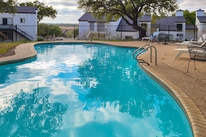 Pool - Lakeview ground-floor condo with pool, tennis, and grill access - dog-friendly (Canyon Lake)