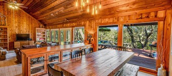 Hill country gem with private pool, deck, firepit, Ping-Pong, foosball, & WiFi