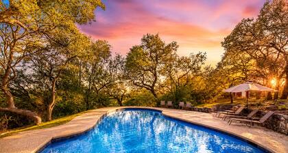 Hill country gem with private pool, deck, firepit, Ping-Pong, foosball, & WiFi