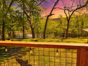Property grounds - Lovely, waterfront home - river access, large yard, lovely patio & washer/dryer (New Braunfels)