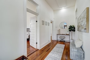 Interior - Downtown home with enclosed backyard, deck, streaming, washer/dryer, central AC (San Antonio)