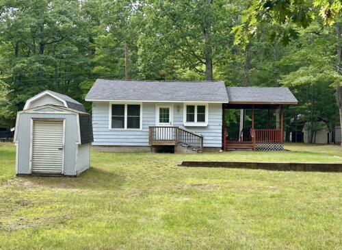 Adorable 2-bedroom cabin in Higgins Lake perfect for a getaway