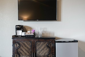 Interior - Steps to Remi's Ridge & Hayes Hollow Century Oak Casita - Near Canyon Lake (Spring Branch)