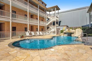 Pool - Waterfront condo with a pool, central AC, washer/dryer - snowbirds welcome (New Braunfels)