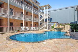 Pool - River view condo with a pool, washer/dryer, central AC - snowbirds welcome (New Braunfels)