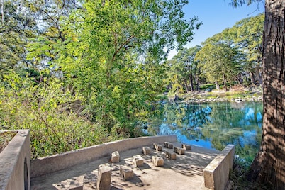 River view condo with a pool, washer/dryer, central AC - snowbirds welcome