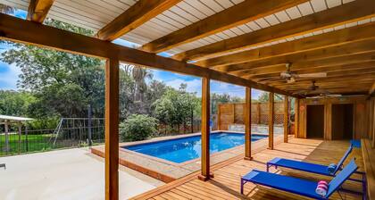 Historic charmer with a pool, gardens, gym, & game room- dogs ok