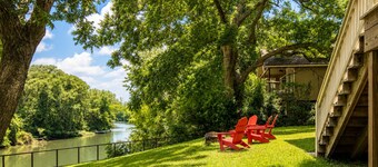 Riverfront retreat w/ wraparound deck, Movie Room, Firepit