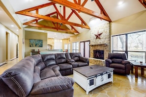 TV, DVD player, ping pong - Riverfront home on Lake Seguin with dock, kayaks, beautiful views & air hockey (Seguin)