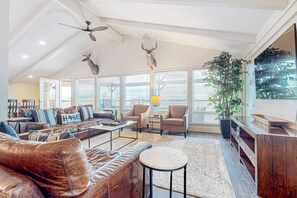 TV, table football, ping pong, books - Stunning dog-friendly home with game room, hot tub, water view, & W/D (Wimberley)