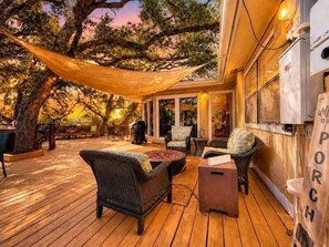 Terrace/patio - Serene property with two living spaces and large outdoor space - dog-friendly (Wimberley)