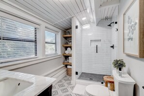 Douche, serviettes fournies
