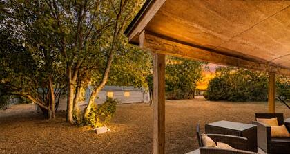 Beautiful dog-friendly home with fireplace, large yard, hammock, W/D, and AC