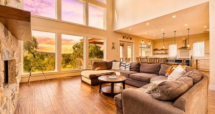 Lakeside Serenity with Private Waterfront Access on Canyon Lake