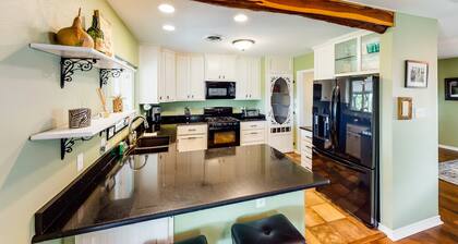 Dog-friendly home w/ private deck/enclosed yard/office space - close to lake