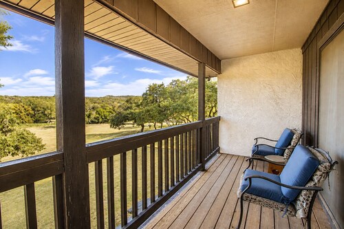Two-Story Golf Course Front Condo w/Balconies, Free WiFi, Gas Grill, Central A/C