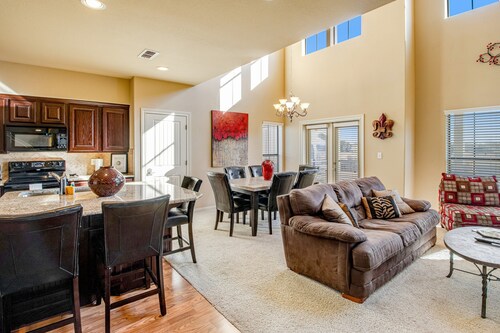 Golf-course getaway with fairway views, pool, WiFi, & central AC