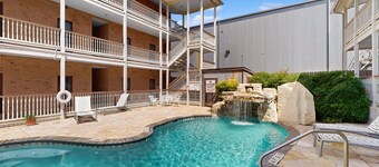 Gruene Riverfront 1st fl condo -  pool & river access & walking distance to Gruene Hall