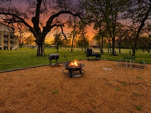 Property grounds - Premier brand new build penthouse condo on the Guadalupe River near Gruene (New Braunfels)