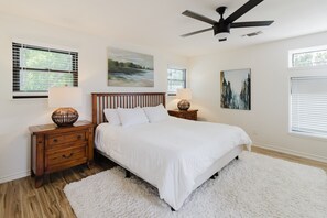 4 Schlafzimmer, Reisekinderbett, kostenloses WLAN, Bettwäsche