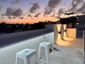 Terrace/patio - Cozy Downtown Cancun Studio | Rooftop, WiFi & AC (Cancún)