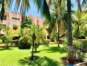 Property grounds - The Best Location in Hotel Zone! (Cancún)