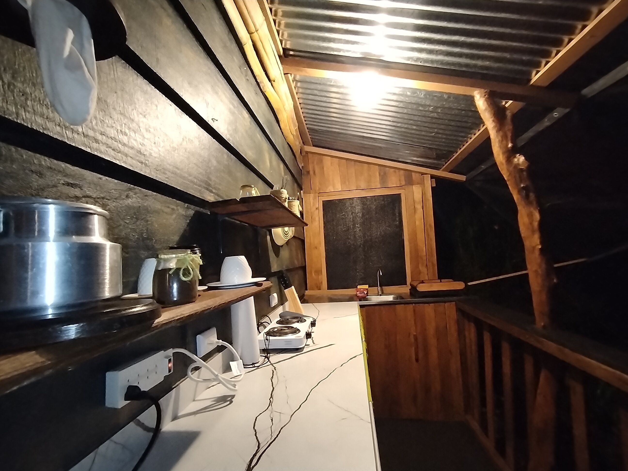 Køkkentøj/tallerkener/redskaber, hummergryde