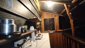 Køkkentøj/tallerkener/redskaber, hummergryde