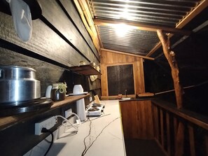 Køkkentøj/tallerkener/redskaber, hummergryde