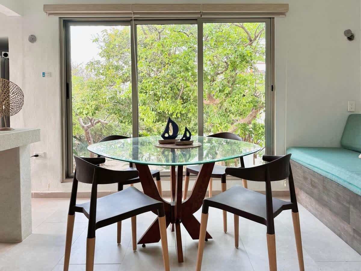 Isla Mujeres Villa - Pool & Ocean View - Sleeps 4 - Isla Mujeres