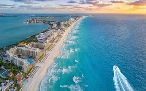 Beach - Walking distance to the Beach, Lagoon view (Cancún)