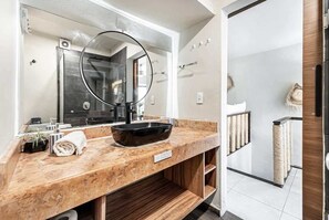 Shower, hair dryer, shampoo - Hotel Zone Cancun Suite | Walk to Beach (Cancún)