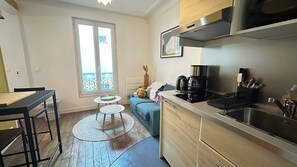 Interior - Elegant 2-room apartment - 10 min from Montmartre (Paris)