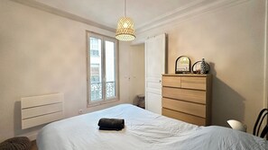 Bed sheets - Elegant 2-room apartment - 10 min from Montmartre (Paris)