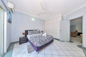 Bügeleisen/Bügelbrett, WLAN, Bettwäsche