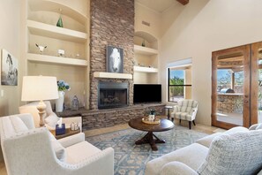 TV, offices - Wrangler Estate 4B/3.5B Home with Private Pool in the Sonoran Desert (Scottsdale)