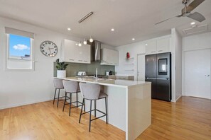 Fridge, microwave, oven, stovetop - 21 White Close, Encounter Bay (Encounter Bay)