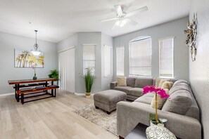 TV, ping pong - Family-Friendly Home near Disney w/Balcony, Shared Pool, Gym, Pool Table, A/C (Davenport)