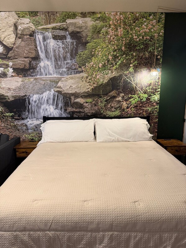 Iron/ironing board, WiFi, bed sheets