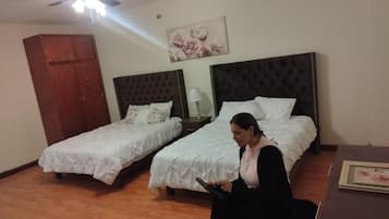 Skrivebord og wi-fi (inkludert)