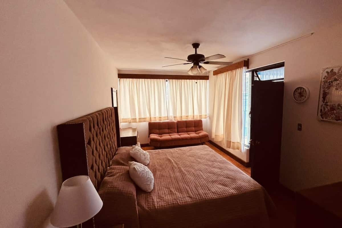 Double Room, 1 King Bed