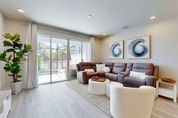 Interior - Beautiful home with private pool and space for the whole family (Clermont)